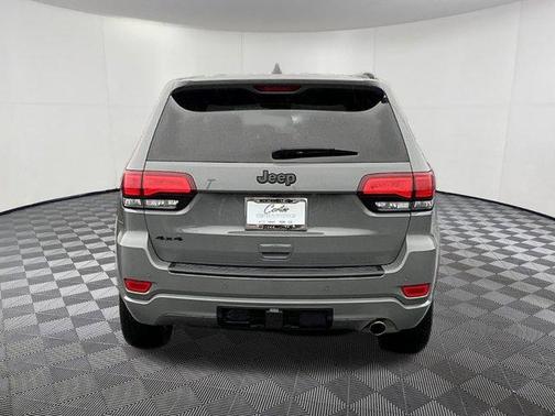 2022 Jeep Grand Cherokee Laredo