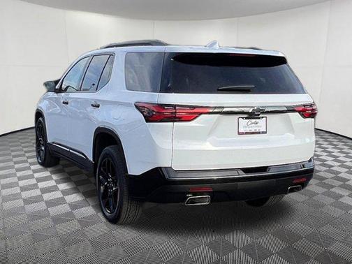 Summit White 2023 Chevrolet Traverse Premier