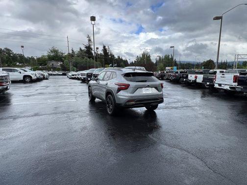 Sterling Gray Metallic 2025 Chevrolet Trax FWD ACTIV