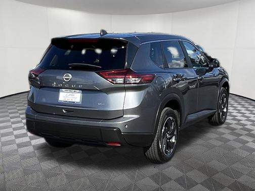 Gun Metallic 2025 Nissan Rogue SV