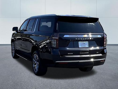 Black 2022 Chevrolet Suburban LT