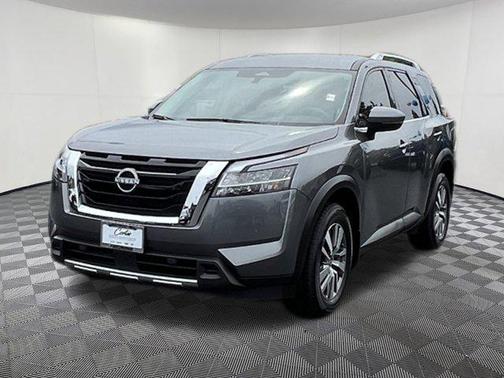 2023 Nissan Pathfinder SL 4WD