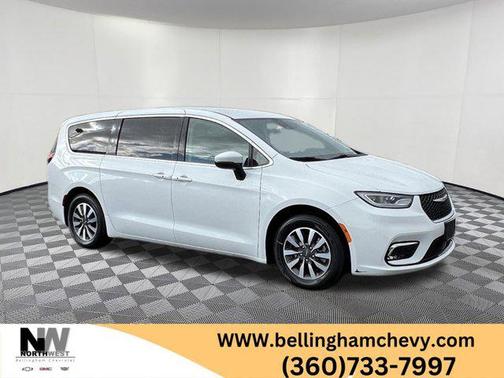 2023 Chrysler Pacifica Hybrid Touring L