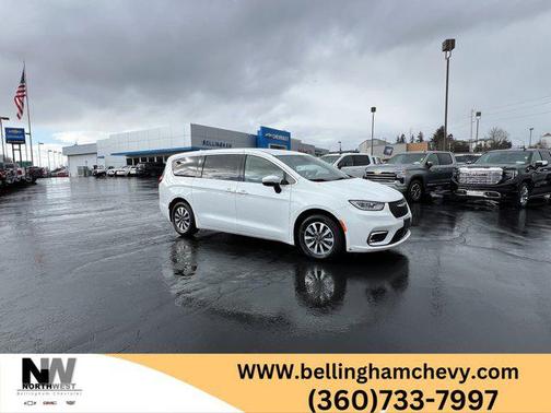 2023 Chrysler Pacifica Hybrid Touring L