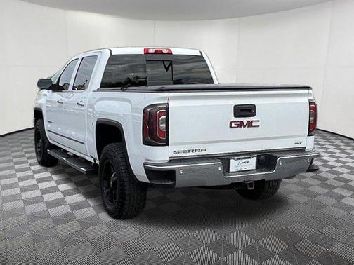 Summit White 2017 GMC Sierra 1500 SLT