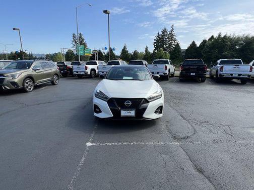 2023 Nissan Maxima SR Xtronic CVT
