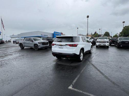2023 Chevrolet Traverse LS