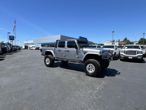 Billet Silver Metallic Clearcoat 2020 Jeep Gladiator Overland