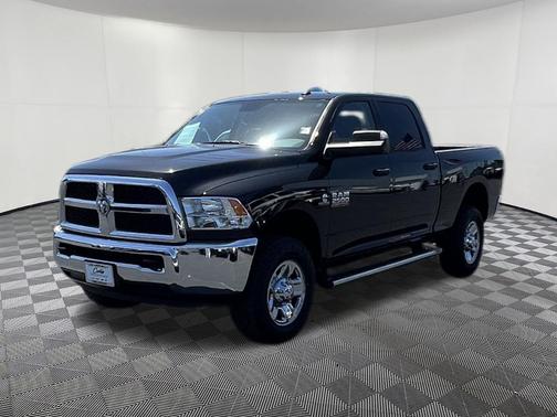 Brilliant Black Crystal Pearlcoat 2018 RAM 2500 Tradesman Crew Cab 4x4 6'4' Box
