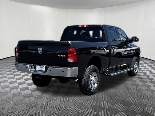 Brilliant Black Crystal Pearlcoat 2018 RAM 2500 Tradesman Crew Cab 4x4 6'4' Box