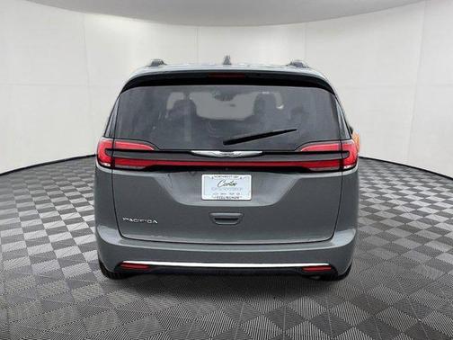 Ceramic Gray Clearcoat 2022 Chrysler Pacifica Touring L