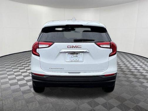 Summit White 2024 GMC Terrain SLE