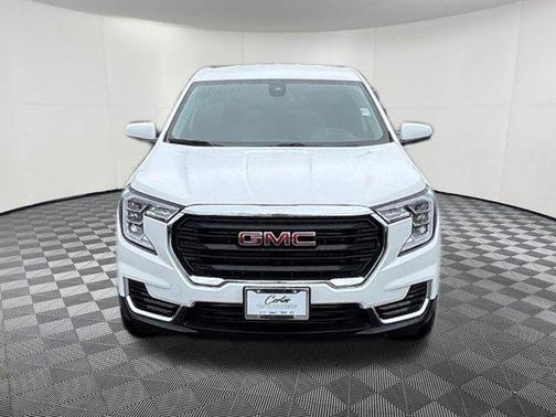 Summit White 2024 GMC Terrain SLE