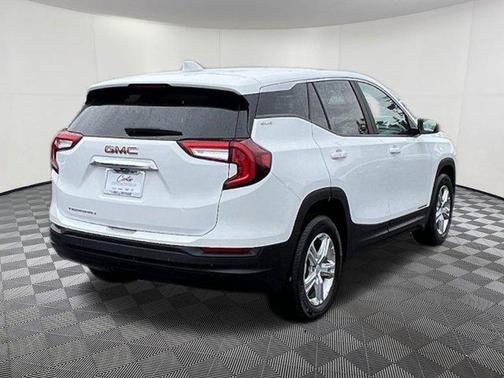 Summit White 2024 GMC Terrain SLE