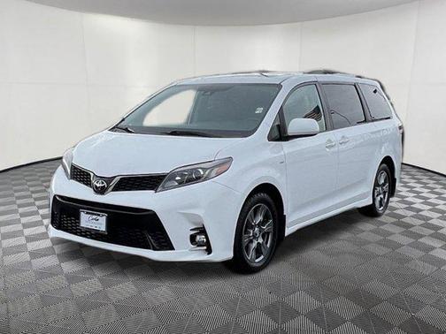 2019 Toyota Sienna SE
