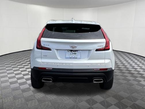 Crystal White Tricoat 2023 Cadillac XT4 Luxury