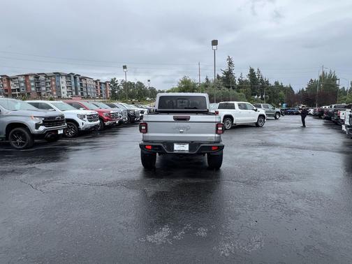 Billet Silver Metallic Clearcoat 2020 Jeep Gladiator Overland