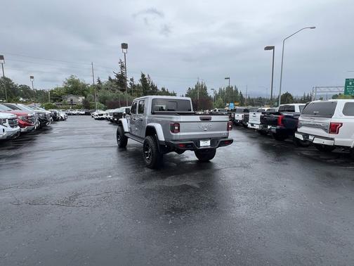 Billet Silver Metallic Clearcoat 2020 Jeep Gladiator Overland