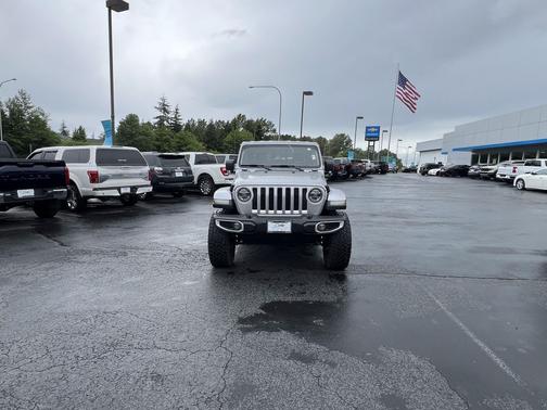 Billet Silver Metallic Clearcoat 2020 Jeep Gladiator Overland
