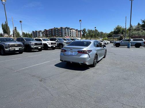 2024 Toyota Camry Hybrid SE