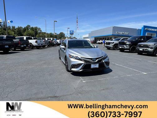 2024 Toyota Camry Hybrid SE