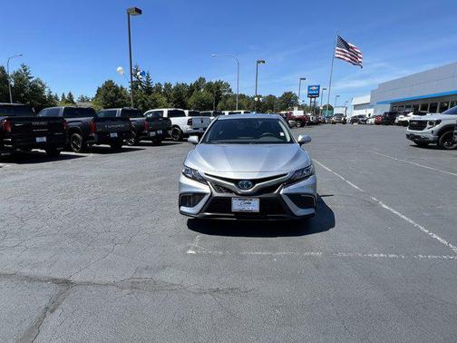 2024 Toyota Camry Hybrid SE