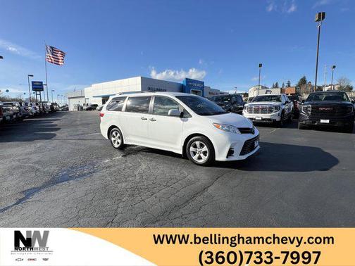 2020 Toyota Sienna SE