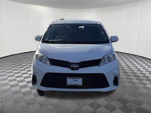 2020 Toyota Sienna SE