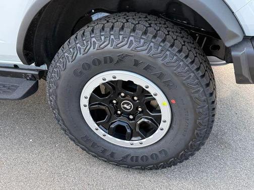 Avalanche Gray 2026 Ford Bronco Big Bend
