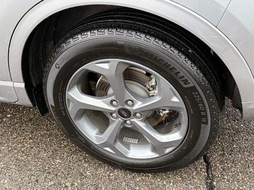 Iconic Silver Metallic 2024 Ford Escape ST-Line