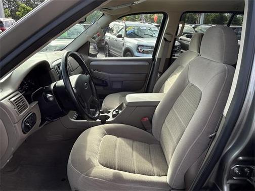 2004 Ford Explorer XLT