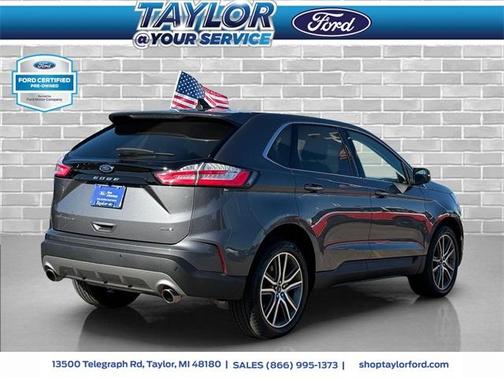 2022 Ford Edge Titanium