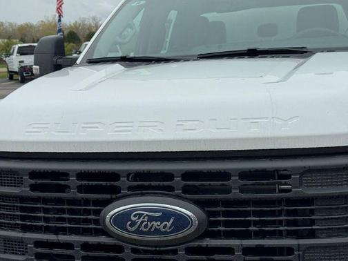 Oxford White 2026 Ford F-250 XL