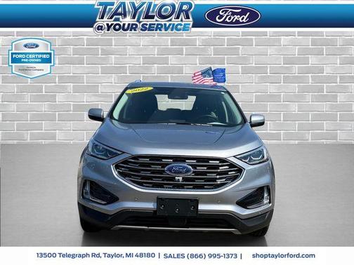 Iconic Silver Metallic 2022 Ford Edge Titanium