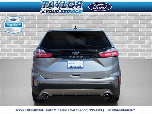 Iconic Silver Metallic 2022 Ford Edge Titanium