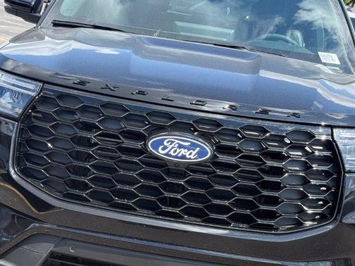 Agate Black Metallic 2027 Ford Explorer ST-Line