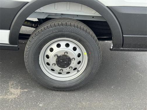 2026 Ford Transit-250 148 WB Medium Roof Cargo