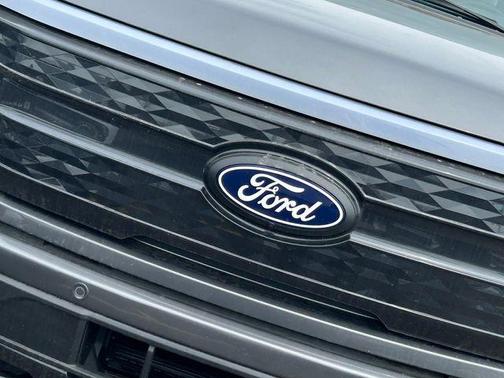 Carbonized Gray Metallic 2025 Ford F-150 Lightning Platinum