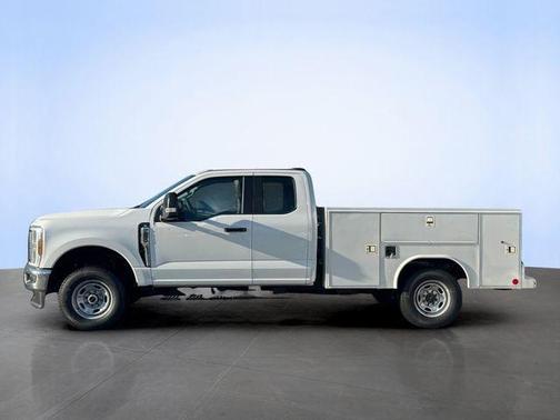Oxford White 2026 Ford F-250 XL