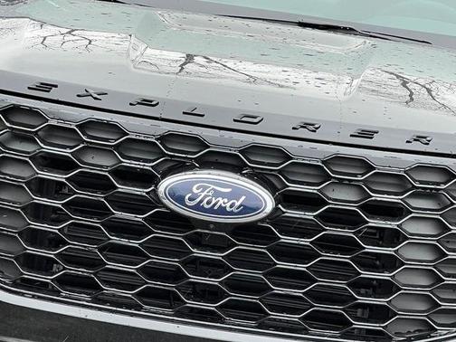 Agate Black Metallic 2026 Ford Explorer ST-Line