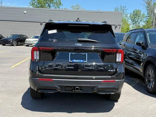 Agate Black Metallic 2026 Ford Explorer ST-Line