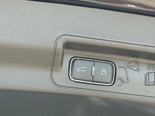 Agate Black Metallic 2026 Ford Explorer ST-Line