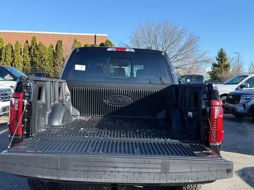 Agate Black Metallic 2026 Ford F-150 XLT