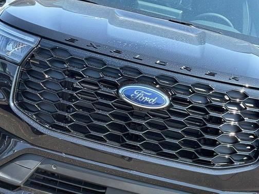Agate Black Metallic 2026 Ford Explorer ST-Line