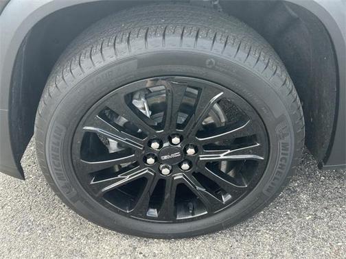 2022 GMC Acadia SLE