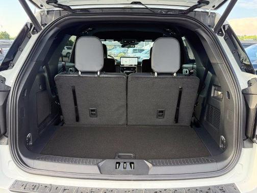 Star White 2027 Ford Explorer