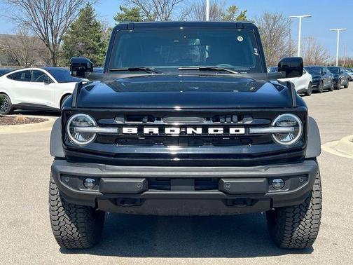 Shadow Black 2026 Ford Bronco Outer Banks