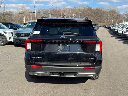 Agate Black Metallic 2026 Ford Explorer Active