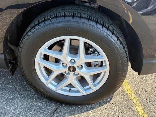Black Metallic 2024 Ford Edge SEL