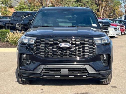 Agate Black Metallic 2027 Ford Explorer ST-Line